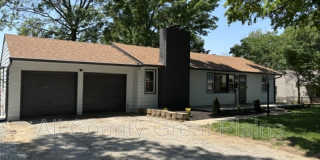 8707 E 74th Terrace Gallery 1