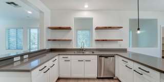 5550 North 16th Street Gallery 14