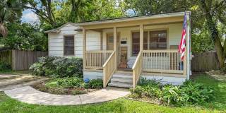 Charming Riverside Home! Gallery 1