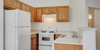 Adorable 2 Bedroom Condo Gallery 3