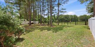 3 Bed 2.5 Bath With Fenced in Yard! Gallery 39