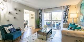 Lake House at Martin's Landing Gallery 6