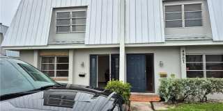 4907 Catalina Dr Gallery 1