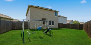 Beautiful 4-Bedroom Home with Golf & Clubhouse Access Gallery 30