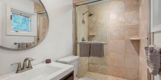 111 S Sixth Street Gallery 31