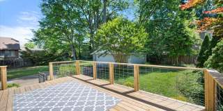 Beautiful 3BR house- perfect roommate set up! 1/2 price security deposit with qualified application Gallery 7