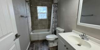 509 E Queens Street Gallery 7