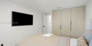 7810 Hawthorne Avenue Gallery 17