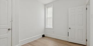 2054 West Glenwood Avenue Gallery 17