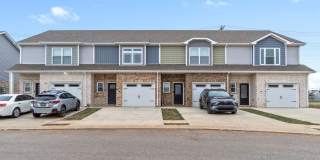 Pet Friendly Three Bedroom! Gallery 1