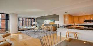 Senate Square Gallery 7