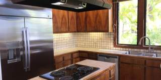 Waialae Iki, large family home 4 bedroom, 4 baths, 2 car garage Gallery 23