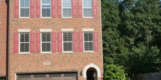 Gorgeous End Unit Garage Townhome In Brambleton for Rent! Gallery 1
