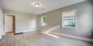 Freshly Updated 3 Bedroom House Gallery 11