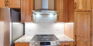 557 S Grant Avenue Gallery 24