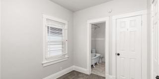 Charming Renovated 2 Bedroom Bungalow Gallery 19