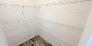 5680 Woodford St Gallery 14