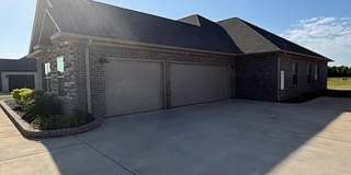 Welcome home to your dream retreat in the stunning Highland Ridge community! Gallery 1