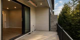 Luxury Townhome for Lease at the Courtyards at Hidden Crest - 13113 NE 71st Pl Gallery 23