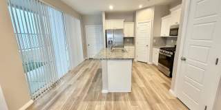 Gorgeous Desert Color Home with Internet Included! Gallery 11