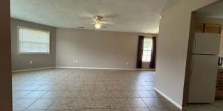 3 Bed / 2 Bath Extremely close to Wedington Exit! Pre-leasing for Aug 10 Move-in! Gallery 24