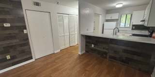 Newly renovated FIRST floor 2/2 - Will go fast Gallery 12