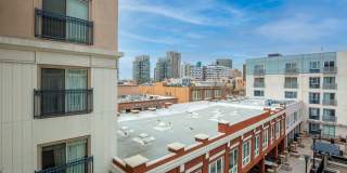 Stylish & Spacious Courtyard-Facing Condo in the Heart of Gaslamp Gallery 29