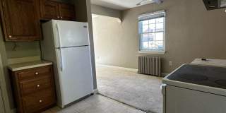 Spacious 2 Bedroom Home with Sunroom and Plenty of Storage! Gallery 6