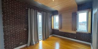 Luxurious, Galewood Penthouse Condo 3BR/2BA Gallery 13