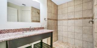 Spacious 6-Bedroom, 3.5-Bath Pool Home Near ASU Campus Gallery 12