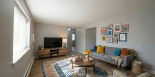 Willowbrooke Apartments & Townhomes Gallery 1