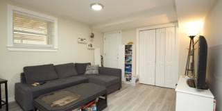 730 Roscoe Gallery 9