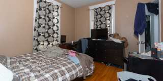 4 bed right on greenline in allston Gallery 12