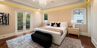 718 N Rodeo Dr Gallery 28