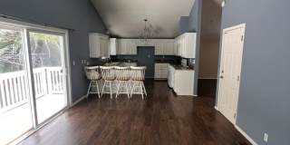 Newbury Park - Three bedroom, bonus room (could be 4th bedroom, 2.5 bathrooms Gallery 7