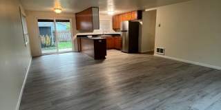 3-Bedroom 1 1/2 bathroom home in Springfield Gallery 1