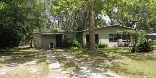 4 Bedroom/2 Bath located in Golf Club Manor Gallery 1