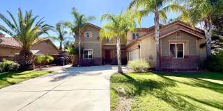 Large 5 Bedroom Home with Included SOLAR, Den & Loft Gallery 1