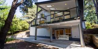 Contemporary Four Bedroom Bull Mountain Home - PRICE REDUCTION Gallery 1