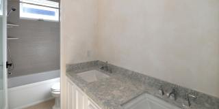 NEW 5 bedroom 4.5 Bath with Pool Gallery 38