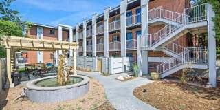 Incredible 2 bedroom 1 bath Condo in West Washington Park Neighborhood Gallery 1