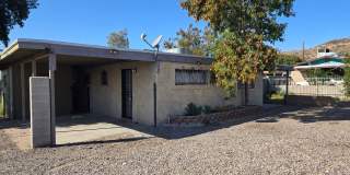 Cozy 2 Bed, 1 Bath in a duplex in Phoenix Gallery 1