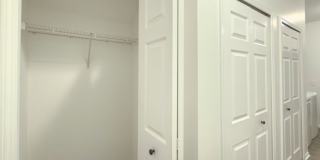 Beautiful Ranch 2 bed/2 bath Condominium Gallery 4