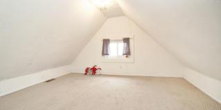 5 Bed/ 2 Bath on Fairview mins. from UC Campus Only $575/pp ($2,875/mo) + Free Wifi! AND a $250 sign on bonus!!! Gallery 31