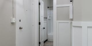 Elegant Renovation! HUGE 1 Bed 1 Bath Available Now! Gallery 31