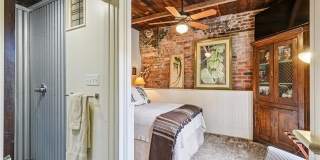 1404 PRYTANIA Street Gallery 28