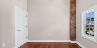 521 Warren Street Gallery 40