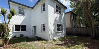 3616 NE 3rd Ct Gallery 16