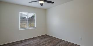 COLLEGE STUDENTS WELCOME! Rent this 2 bedroom, 2 bath condo near the airport. Gallery 11