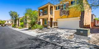 4 Bedroom, 3 Den West Side Home Gallery 4